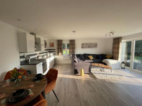 Gorgeous modern furnished cabin in Steyning